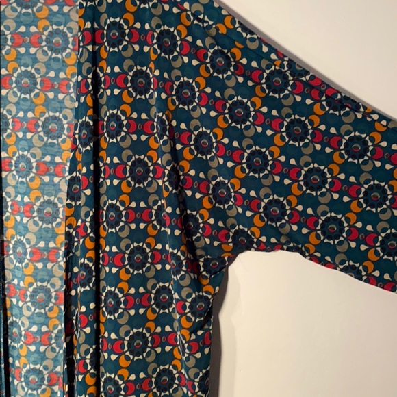 LulaRoe Medium Lindsay - Picture 3 of 7